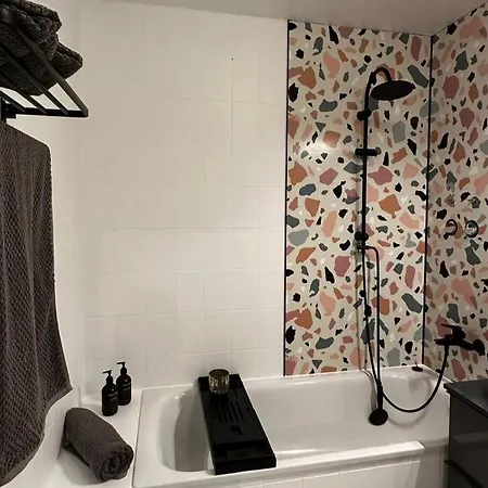 Kleiner Saal Im Villenviertel Apartment